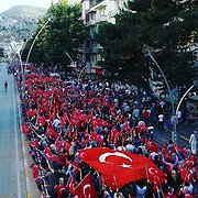 Miljoner människor demonstrerade under sommaren mot kuppförsöket den 15 juli. Här en manifestation i Tokat i norra Anatolien den 17 juli.