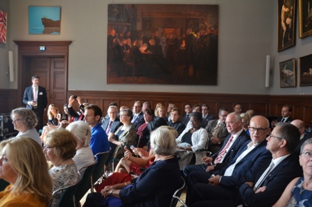 Högtidssalen på Konstakademien blev fullsatt under den sekulära ceremonin i samband med Riksmötets öppnande. 