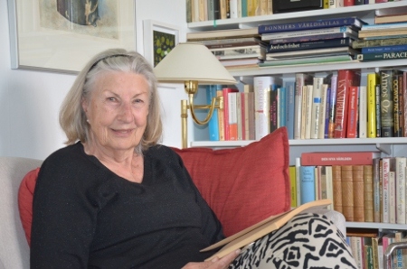 Marianne Eyre ansvarade under många år för fondens arbete på sekretariatet. Hennes berättelser från 1960- och 1970-talen ger en levande bild av tillståndet för de mänskliga rättigheterna i världen på den tiden.