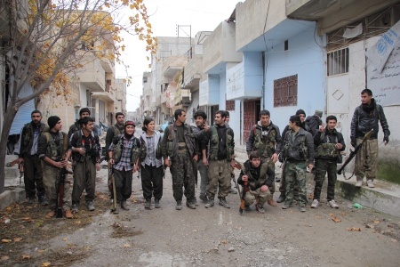 Kurdiska YPG-milisen som är allierade med västvärlden i kampen mot IS i Syrien men som egentligen också har mycket starka band till PKK.