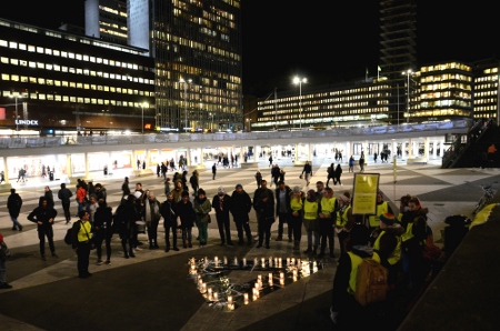 Ljusmanifestation på Sergels torg efter seminariet den 3 november.