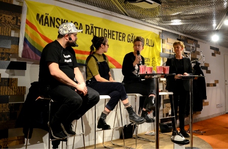 I panelsamtalet, som hölls den 3 november, deltog Andrés Esteche, ordförande för RFSL Stockholm, Louise Bergetoft, från Amnestys hbtqi-grupp i Stockholm och Ulrika Westerlund, tidigare ordförande för RFSL. Samtalet leddes av Madeleine Seidlitz, jurist på Amnesty.