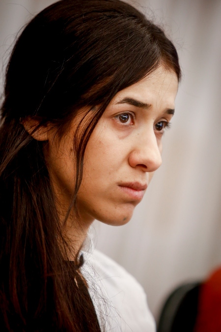 Nadia Murad förlorade sex av sina bröder och sin mamma under massakern i Kocho. Idag har hon vigt sitt liv till kampen för yazidiernas rättigheter. 