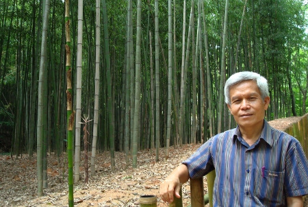 Sombath Somphone på ett foto taget av frun Ng Shui Meng vid ett besök i Japan 2008.