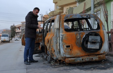 Protestledaren Awat Nassans bil brann upp i slutet av november, efter att han under lång tid mottagit andra hot. 