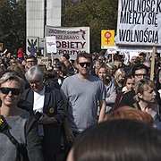   Under hösten har stora demonstrationer hållits i Polen mot förslaget om skärpt abortlag.