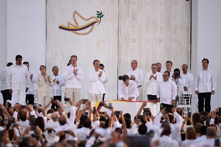 Fredsavtalet mellan Colombias regering och Farc-gerillan undertecknades 26 september 2016. 