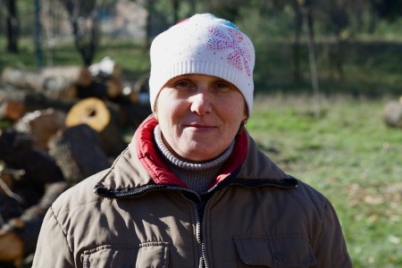 Ludmila Kononyue, 61, från Novotoschkivske.