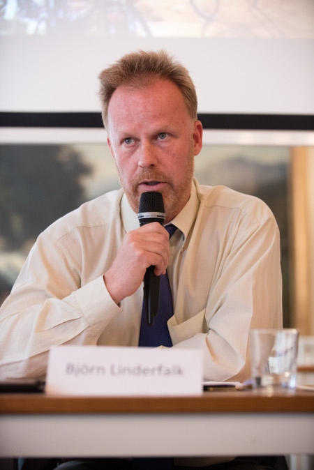 Björn Linderfalk, UD, beskriver korruptionen och yttrandefriheten som de två största problemen i dagens Ukraina. 
