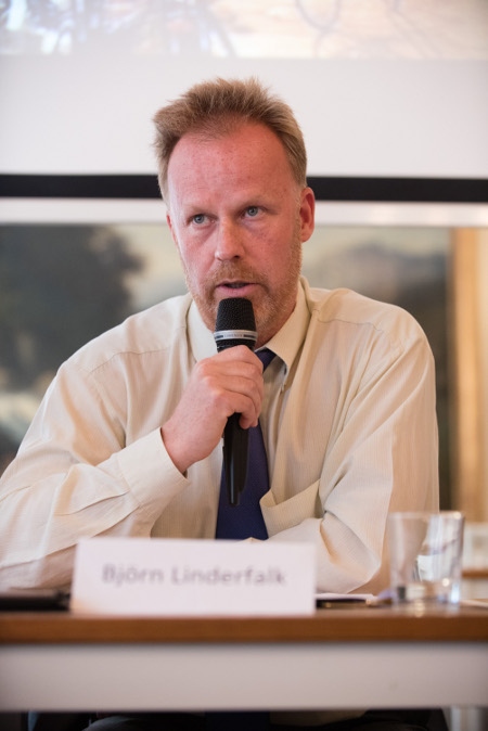 Björn Linderfalk, UD, beskriver korruptionen och yttrandefriheten som de två största problemen i dagens Ukraina.
