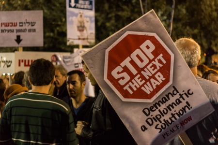 Fredsdemonstration för att minnas Yitzhak Rabin på Rabin-torget i Tel Aviv 1 november 2014.  