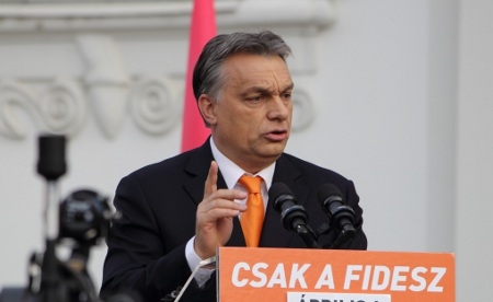 Premiärminister Viktor Orbán har pekat ut George Soros som statsfiende och ansvarig för ett nätverk som vill destabilisera landet. 