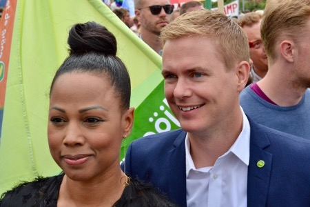 Ministrar i täten: Alice Bah Kuhnke (MP) och Gustav Fridolin (MP).