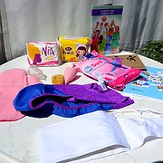 Olika mensskydd som används runt om i världen, bland annat en sjösvamp som används i Karibien.