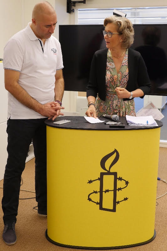 Serkan Köse (S) och  Margareta Cederfelt (M).