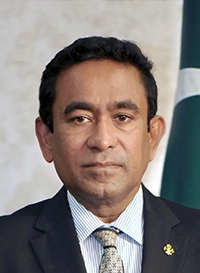 President Abdulla Yameen anklagas för att ha infört diktatur i Maldiverna.