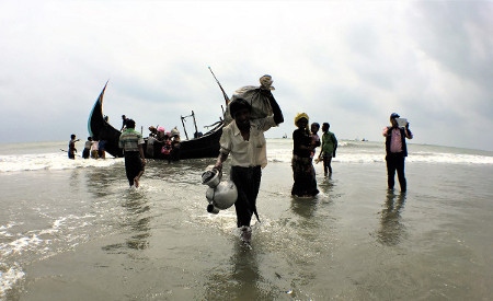  Flyktingar anländer till byn Shamlapur i Bangladesh 6 september 2017.