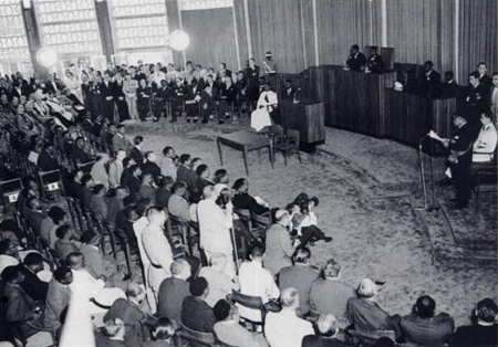 Belgien lämnar Kongo. Här är med självständighetsceremonin i Léopoldville 30 juni 1960.