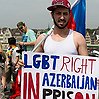 En protest i Tyskland år 2015 mot situationen för hbtqi-personer i Azerbajdzjan.