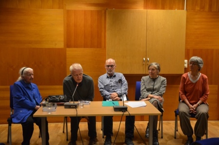 Från vänster: Brita Grundin, Thomas Hammarberg, Lars Åke Augustsson, Birgit Feychting och Andrea Bodekull under seminariet som arrangerades av Amnestys aktionsgrupp mot dödsstraffet och Hälso- och sjukvårdsgruppen.