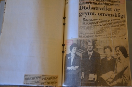 På Amnestys kontor i Stockholm har man sparat mycket av materialet från konferensen 1977. 