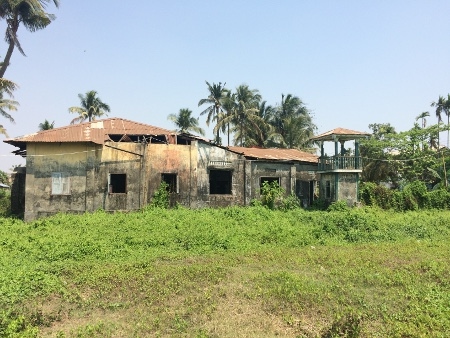 Förstörd moské i Rakhine-staten.
