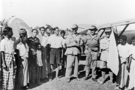 Australiska officerare hos rohingya under andra världskriget.
