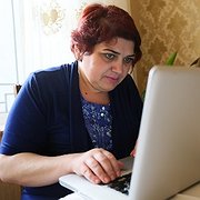  Khadija Ismayilova frigavs i maj 2016 villkorligt och kunde den 27 maj 2016 i frihet sätta sig vid datorn och studera Panamadokumenten.
