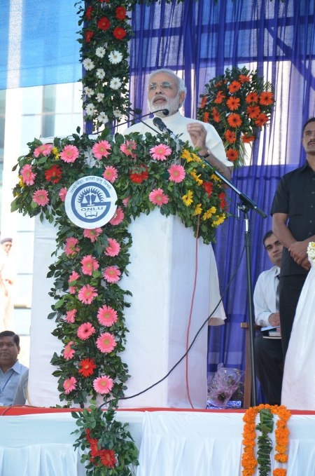 Sedan år 2014 är Narendra Modi premiärminister i Indien. Han leder det hindunationalistiska partiet BJP.