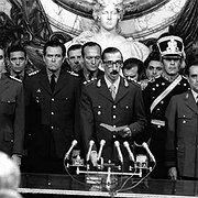  Jorge Rafael Videla svär presidenteden när militären övertar makten i Argentina 1976.