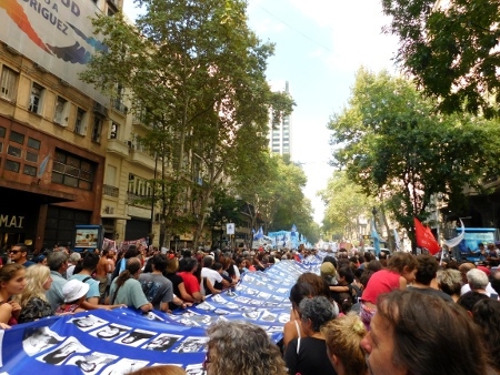 Minnesmarsch i Buenos Aires år 2016 för offren under militärdiktaturen 1976-1983.