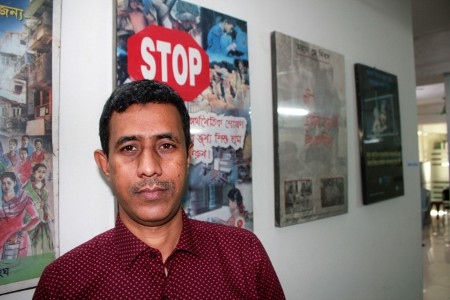 Babul Akhter är ordförande för Bangladesh Garments & Industrial Workers Federation (BGIWF) som består av 48 fackförbund och har cirka 29 000 medlemmar.