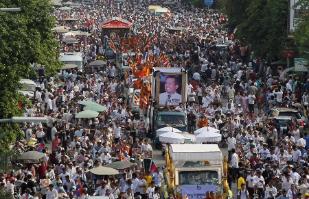 Begravningen av Kem Ley den 24 juli 2016 fick hundratusentals människor att bege sig ut på gatorna. 