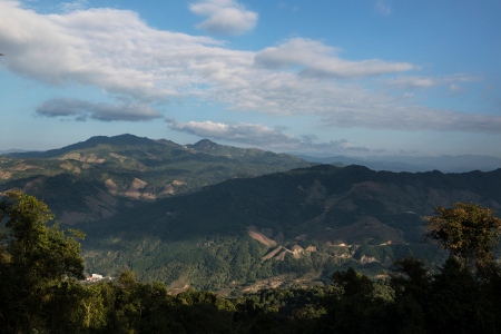 I Kachin pågår fortfarande den väpnade konflikten mellan regeringen i Burma och KIA. 