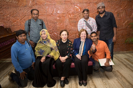 Sittande från vänster till höger: Tawakkul Karman, Shirin Ebadi och Mairead Maguire.