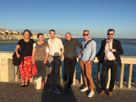 SISTA ICM. Den svenska delegationen under en paus i förhandlingarna: Anders Hällbom, styrelseledamot, Anna Lindenfors, generalsekreterae, Peter Kvist, avdelningschef, Tora Törnquist, ordförande, Lars Gäfvert, styrelsen och Mårten Rosander, kassör.