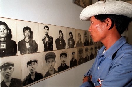 För att påminna om offren 1975-1979 finns Tuol Sleng-museet i Phnom Penh.