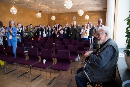 Bo Lindblom hyllas på sitt årsmöte nummer 50.