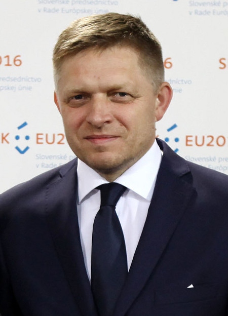 Robert Fico, ledare för det socialdemokratiska SMER-SD, lämnade in sin avskedsansökan som slovakisk premiärminister den 15 mars 2018 efter protesterna mot mordet på Jan Kuciak.