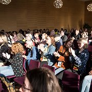 Vårsolen i Göteborg nådde in till årsmötet i Folkets Hus.