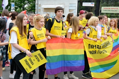 Amnesty International i marschen för jämlikhet i Kiev den 17 juni.