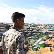  Över en miljon rohingyer lever i flyktingläger i regionen Cox’s Bazar, nära gränsen till Myanmar. 