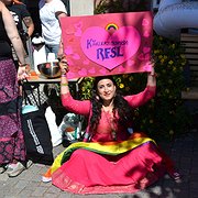 Toktam Jahangiry, riksdagskandidat för Feministiskt initiativ, vill visa stöd och solidaritet med RFSL.