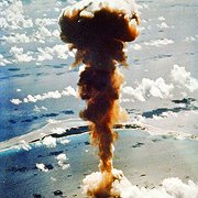 Able-testet på  Bikini den 1 juli 1946. Bomben Gilda, uppkallad efter Rita Hayworths karaktär i filmen Gilda, släpptes på 158 meters höjd. Det radioaktiva molnet efter bomben  fördes upp i stratosfären.