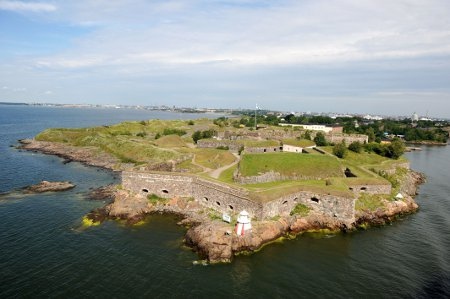 Dagens Sveaborg lockar många turister.