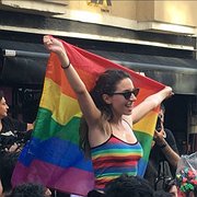 En begränsat Pridefirande kunde genomföras i Istanbul 1 juli 2018 trots förbud från de turkiska myndigheterna. För fem år sedan var Pride i Istanbul ett stort arrangemang vars parad lockade närmare 100 000 deltagare.