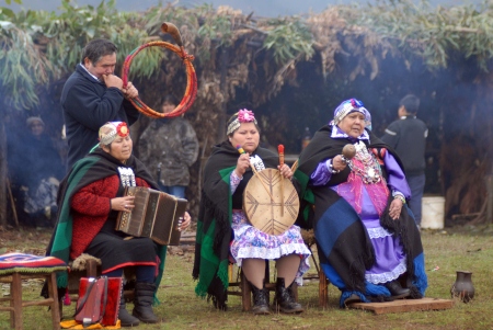 Musiker tillhörande mapuche-folket i Chile i samband med firandet av deras nyår.