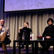 Från vänster: Allan Linnér, moderator och känd från Radiopsykologen. Tillsammans med författarna Aleksa Lundberg och Marisol.