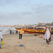  Fiskebåtar i Senegals huvudstad Dakar. Många sengaleser drömmer om en framtid i Europa. 