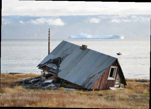 Ett övergivet hus i  Qullissat år 2008.